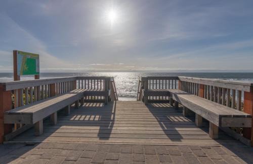 Lincoln Beach House | Cape Cod Hideaway