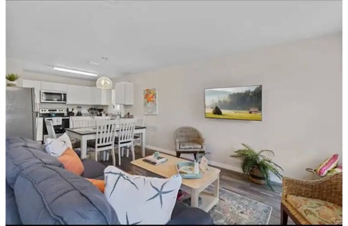 Diplomat House | Cape Coral Bliss