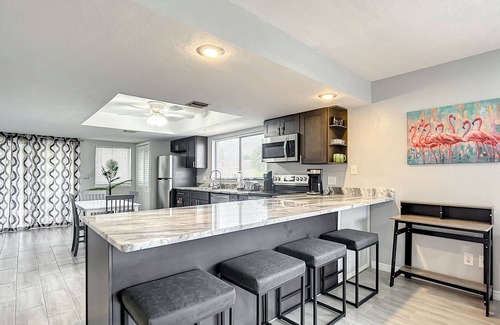 Pelican House | Cape D' Harbour -Remodeled w Saltwater Heated Pool