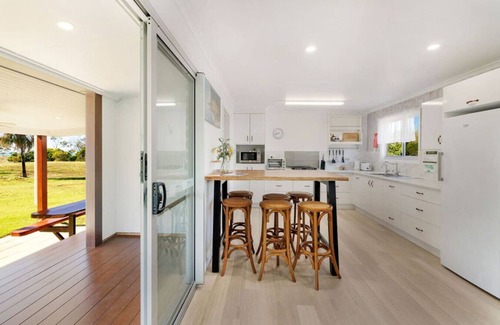Curtis Island House | Cape Keppel Beach Cottage 2