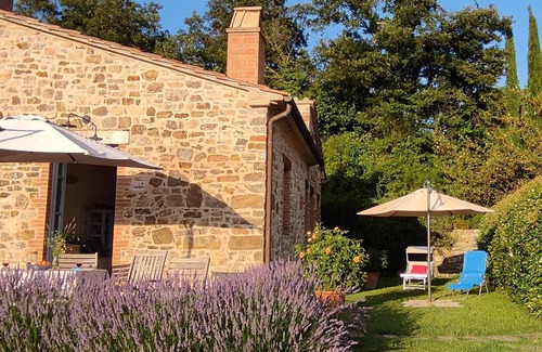 Roccalbegna House | Capitorio: quiet rural spot, aromatic garden, great views