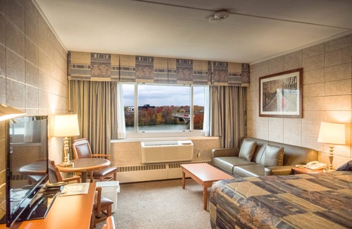 York - Haig Hotel | Capri Inn