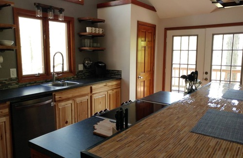Poland House | ⚓Captain Bill's Guest House and heated pool access⚓