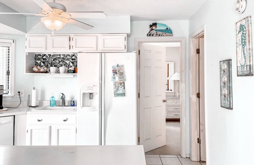 Wilmington Beach Condo | Captain's Corner - 30 seconds to the Beach!