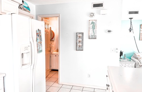 Wilmington Beach Condo | Captain's Corner - 30 seconds to the Beach!