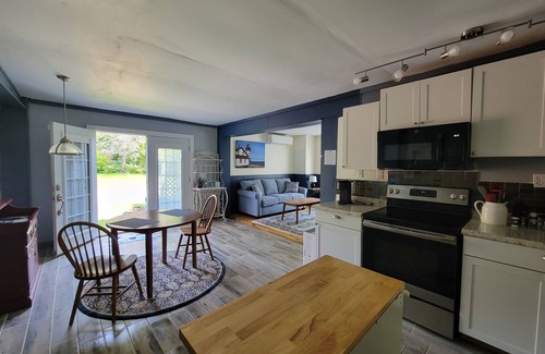 Searsport House | Captain's Quarters - Large one bed apartment