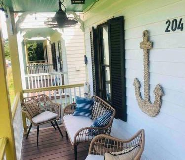 Centreville House | Captain’s Quarters - unique home on Corsica River!