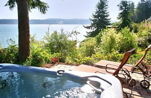 Greenbank House | Captains Cabin Waterfront Home