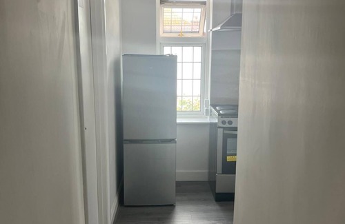 Clayhall Apartment | Captivating 2-bed Apartment in Ilford