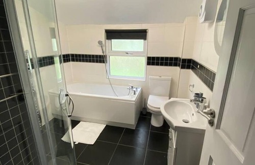 Meliden House | Captivating 2-bed Cottage in Prestatyn