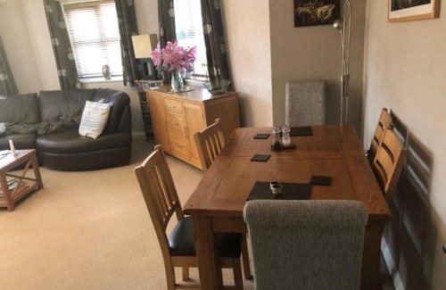 Copthorne Apartment | Captivating Apartment in Copthorne near Gatwick