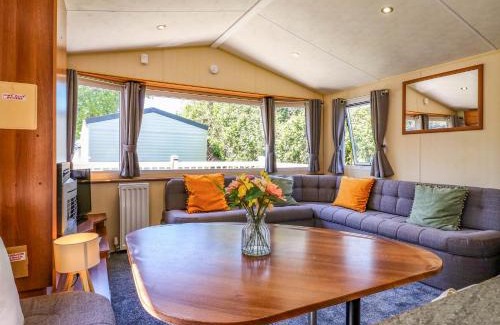 Clacton-on-Sea House | Caravan 941