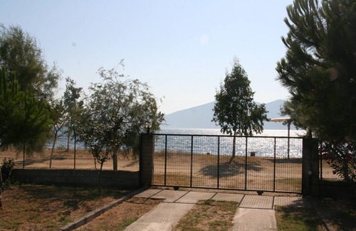 Imathia Region House | Caravan in 0.2 ha plot by the sea