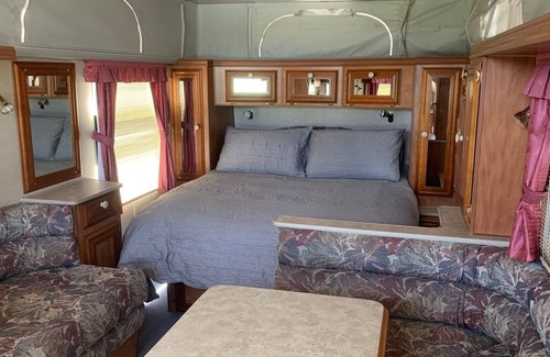 Kia Ora House | Caravan in Peaceful Park