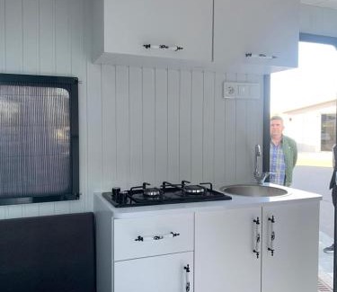 Tatvan Apartment | Caravan suit