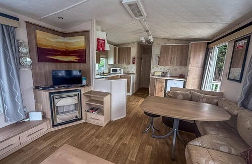 Beckingham House | Caravan with decking & free WiFi at Steeple Bay ref 36051D