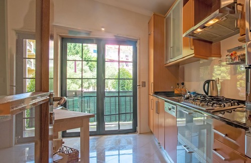Lombos Apartment | CARCAVELOS BEACH 2. A wonderful 2 bedroom