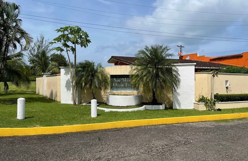 Mechi Villa | Caribbean Beach House with Pool
