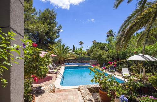 Carvoeiro House | Caribbean feeling on picturesque rocky Algarve, maid service, heated pool, roof terrace