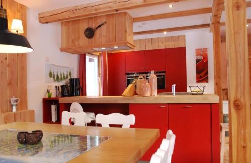 Innerkrems Villa | Carmaliva