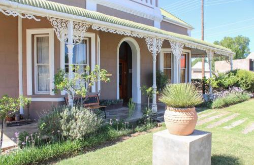 Calvinia Bed & Breakfast | Carmel Villa B&B or Self-Catering