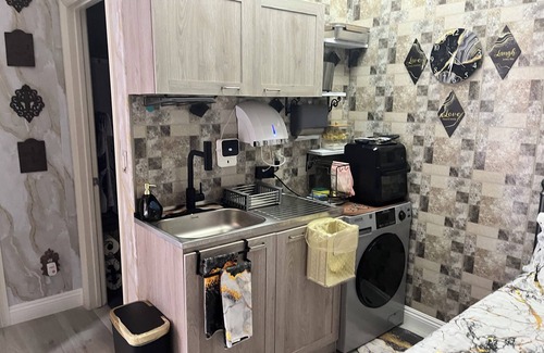 North Las Vegas Apartment | Carmel’s Cozy Luxury Casita in charming North Las Vegas with AC