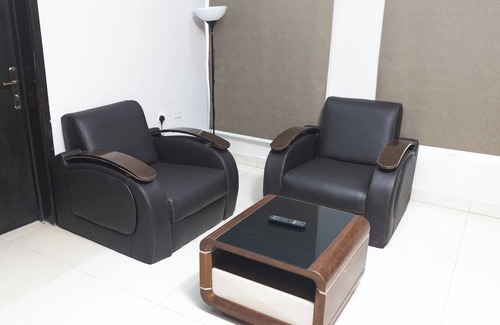 Somolu Apartment | Carnelian B= Cozy 1-bedroom apartment in enchanting Lagos with AC