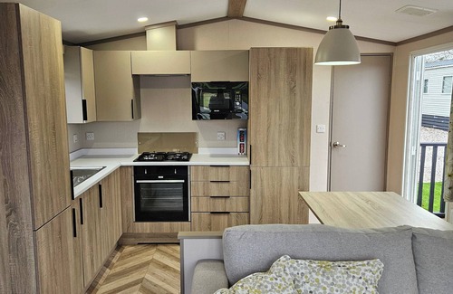 Capernwray Cabin | Carnforth - Caravan - sleeps 6 - Dog Friendly