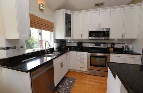 Tuckahoe House | CAROLINA DREAMIN' - 4 BR Soundside Vacation Home in Duck w/Private Pool