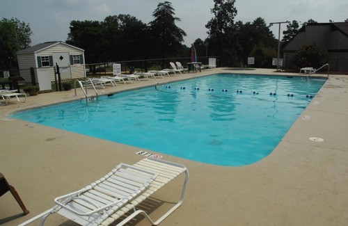 Fair Play Resort | Carolina Landing Camping Resort Deluxe Cabin 4