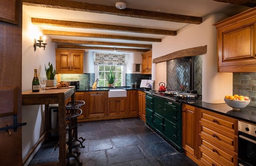 Giggleswick Cottage | Carrholme Cottage - Rural luxury, sleeps 12 guests in 6 bedrooms