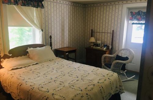 Historic Main Street Bed & Breakfast | Carriage Barn Inn