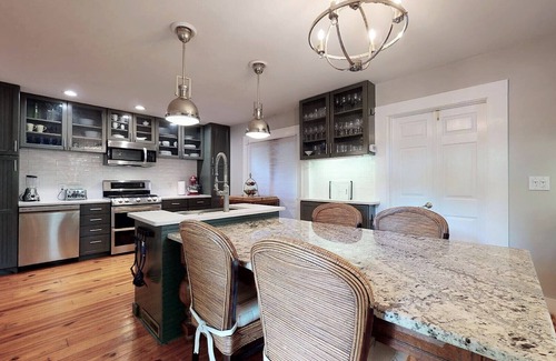 Marietta Cottage | Carriage House, Exec Monthly Rental, Garage, All Util/internet. Spoil Yourself!