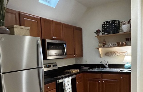 Olde Town Cottage | Carriage house on the Bluff