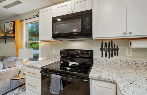 Milford Apartment | Carriage House Retreat 1