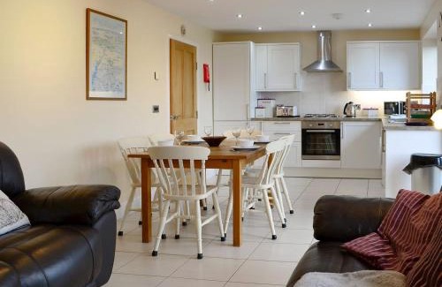 Linlithgow House | Carribber Beech