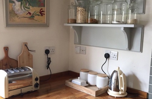 Kimbolton House | Carters Yard C13th Cottage in the centre of the historic village of Kimbolton