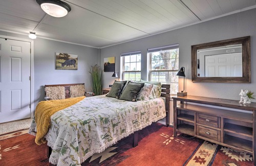 Carthage House | Carthage Family Home w/Porch + Horse Boarding