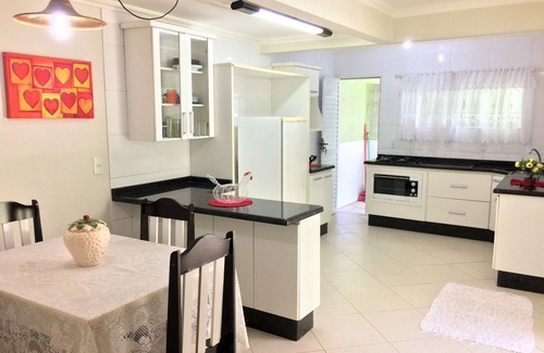 Barra da Lagoa House | Casa 20m da praia, quarto c/vista mar LAG163