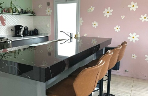 Macrozona Meseta Cerro Calafate House | Casa Abruzzo: Cozy Retreat with Stunning Andes Mountains and Lake Views