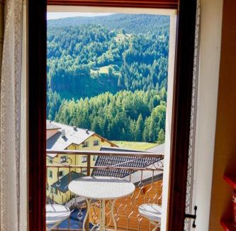 Semogo Apartment | Casa Amabile - mansarda in legno con balcone a 10km da Bormio