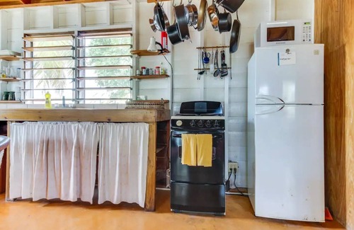 Caye Caulker Apartment | Casa Amancer - Amanda's Place - Pool and Sea Views