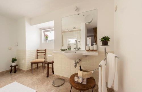 Santo Antonio Bed & Breakfast | CASA AMORA Studio Apartments
