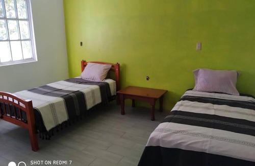 Santa Cruz Xoxocotlan House | Casa Amplia y zona tranquila