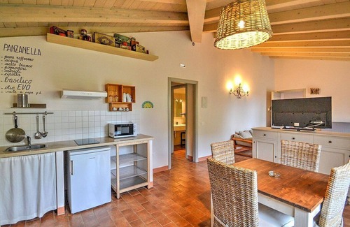 Marina di Castagneto Carducci House | Casa Aneto C: A welcoming apartment surrounded by the greenery, with Free WI-FI.