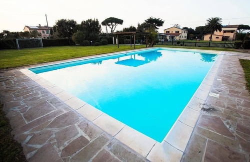 Marina di Castagneto Carducci House | Casa Aneto D: A welcoming apartment surrounded by the greenery, with Free WI-FI.