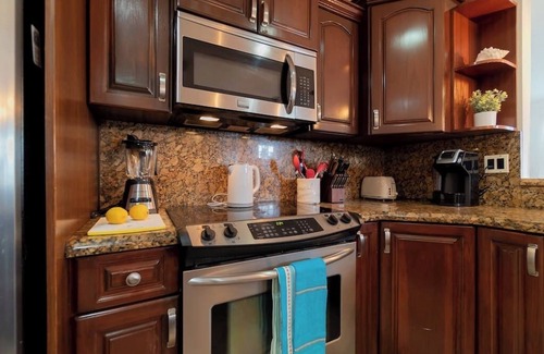 Southwest House | Casa Aria-6bd | Zoo, Beach, Downtown (+Parking)