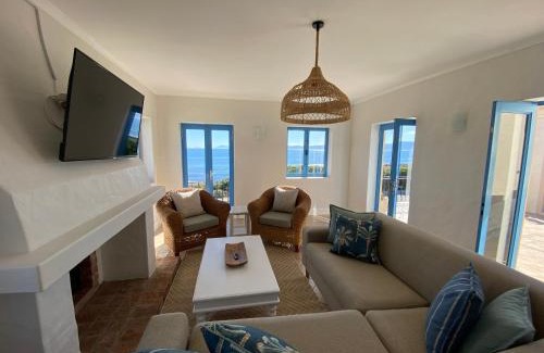 Gansbaai House | Casa Balena - Gansbaai seafront accommodation, back-up power
