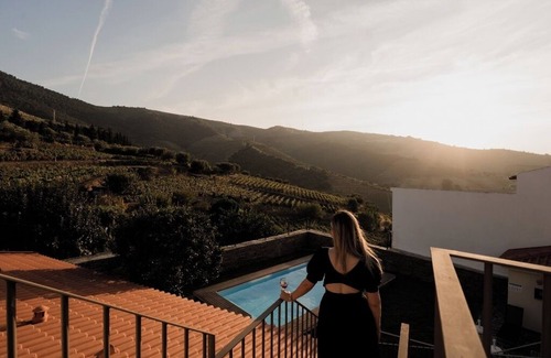 Bomfim House | Casa Bastardo - A cozy house surrounded by the vineyard terraces of the Douro.