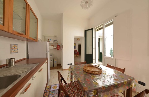 Floridia House | Casa Bianca (8 sleeps)